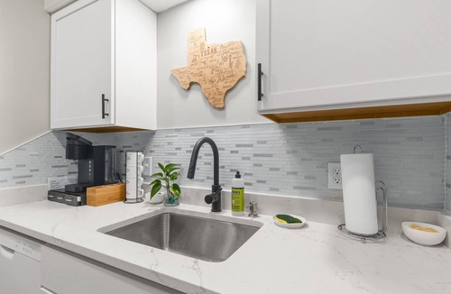 Northgate Apartment | Camellia: Studio Apt, 4 Minute walk to A&M