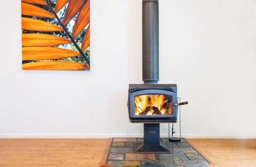 North Tamborine Cabin | Camelot Boutique Accommodation