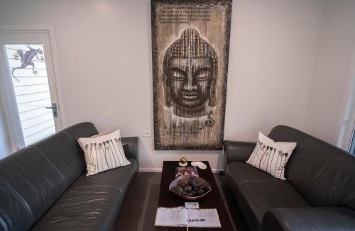 North Tamborine Cabin | Camelot Boutique Accommodation