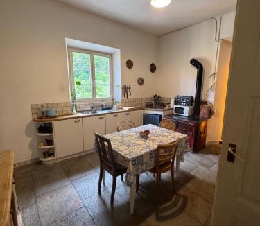 Promontogno House | Camera di 50 mq con bagno e grande balcone privato