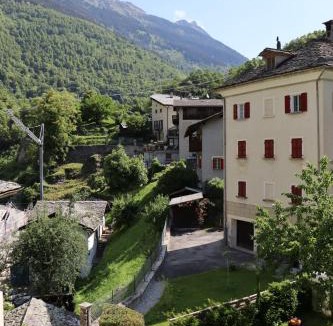 Promontogno House | Camera di 50 mq con bagno e grande balcone privato