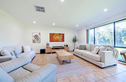 Dubbo House | Cameron Glen - Rural Entertainer