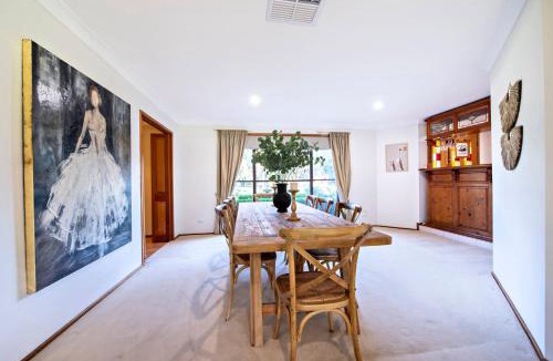 Dubbo House | Cameron Glen - Rural Entertainer