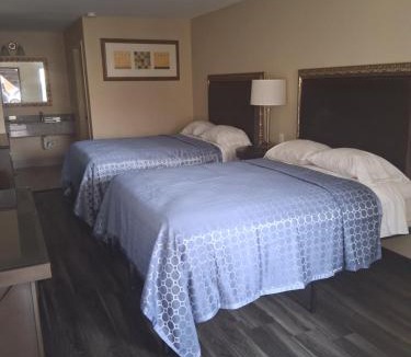 Victoria Hotel | Cameron inn and Suites