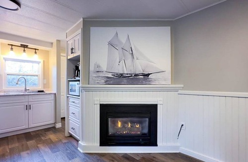 Bayfield Cottage | Cameron's Peaceful Pines, King Bed!