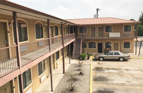 Harlandale Hotel | Camino Real Motel