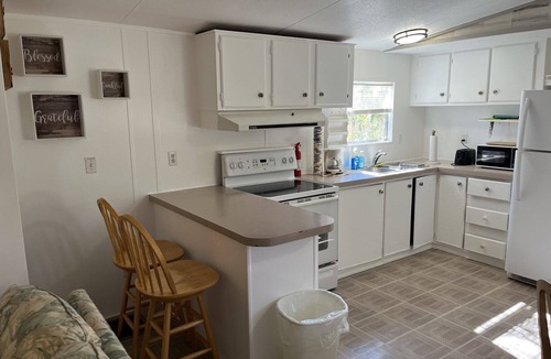 Homosassa House | Camp 1 w/Canal Boat Dock Included