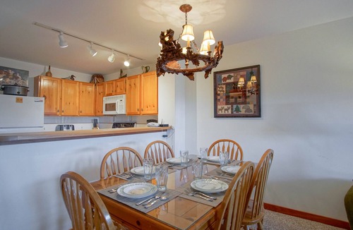 Edray House | Camp 4 #2: 2 Bedrooms, 2.5 Baths: Slope Side, Gas Fireplace.