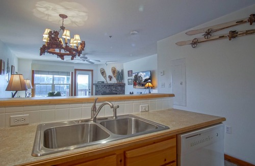 Edray House | Camp 4 #2: 2 Bedrooms, 2.5 Baths: Slope Side, Gas Fireplace.