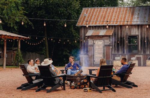 Comfort Hotel | Camp Comfort