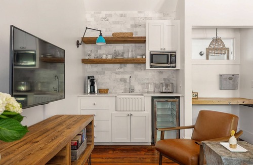 Comfort Bed & Breakfast | Camp Comfort