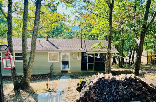 Harrisonville House | Camp Dandelion Cabin