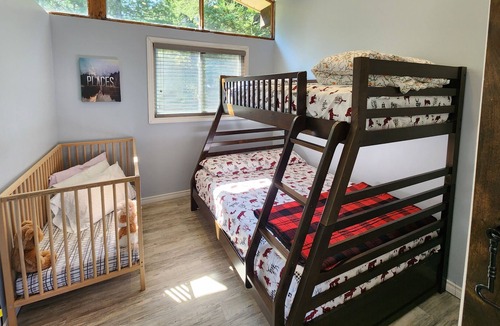 West Arm Cottage | Camp David - Beautiful cottage on the lake