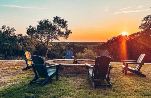 Dripping Springs House | Camp David Retreat - Pool, Pickleball & Views
