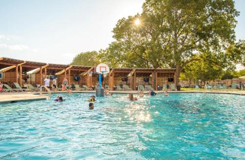 Waco House | Camp Fimfo Waco