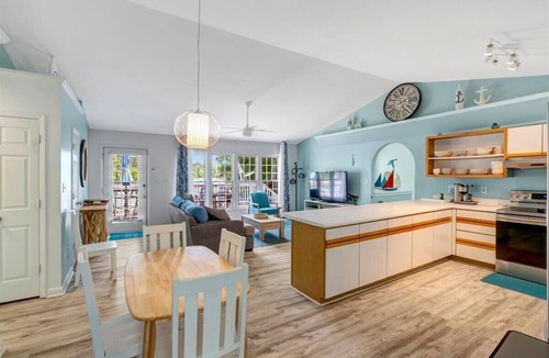 Macon House | Camp Holiday| Waterfront | Pet Friendly