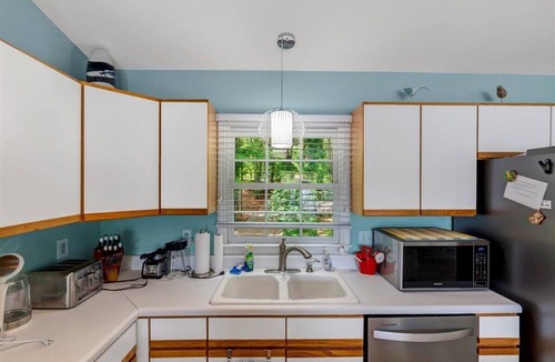 Macon House | Camp Holiday| Waterfront | Pet Friendly