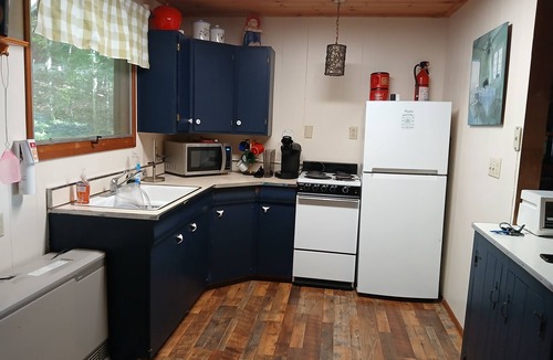 Woodgate House | Camp Kuchen- 3 bdrm lakefront on beautiful White Lake