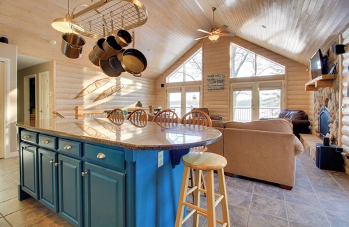 Brainerd Cabin | Camp Lake Cabin: Lakefront & Pet Friendly!