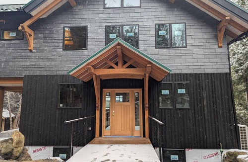 Tupper Lake Cabin | Camp Liluna- Tranquil, new waterfront home with A/C on Upper Saranac - Sleeps 14