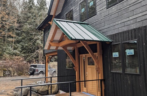 Tupper Lake Cabin | Camp Liluna- Tranquil, new waterfront home with A/C on Upper Saranac - Sleeps 14