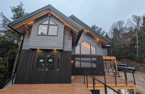 Tupper Lake Cabin | Camp Liluna- Tranquil, new waterfront home with A/C on Upper Saranac - Sleeps 14