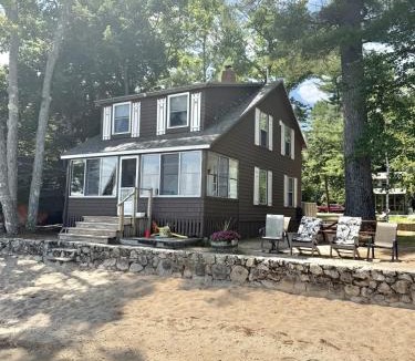 Sebago Villa | CAMP LINDY LIMIT 7 cottage