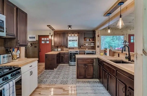 Brantingham House | Camp Pinecone in Brantingham