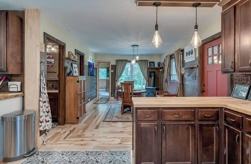 Brantingham House | Camp Pinecone in Brantingham