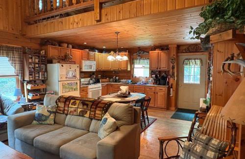 Greenville Junction House | Camp Quityerbellyachin