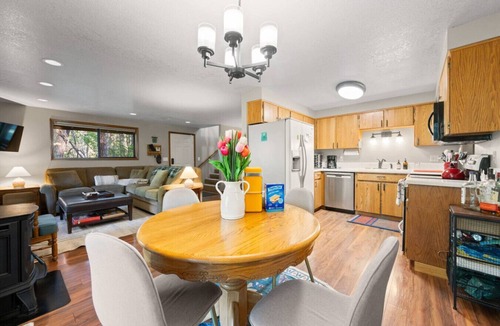 Camp Sherman House | Camp Sherman Riverfront Getaway