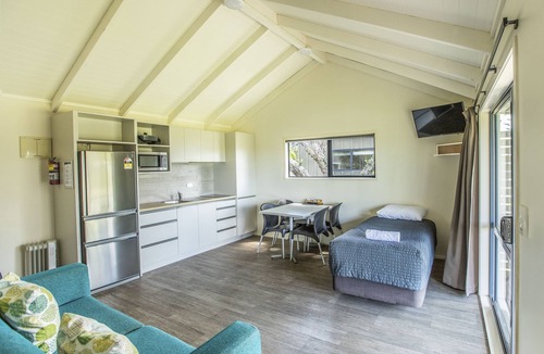 Waipu Cove Hotel | Camp Waipu Cove