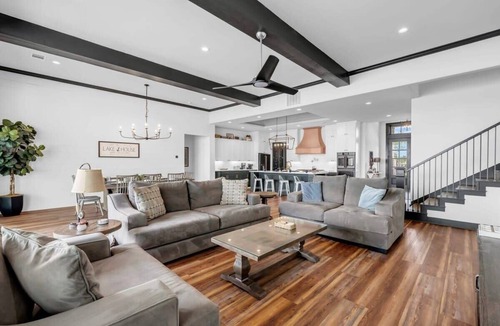 Kingsland House | Campa Royale | Concierge Services