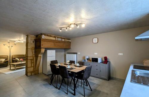 Han-les-Juvigny House | Campagne, confort moderne : Grand appartement rénové pour 8 pers. avec terrasse et jardin spacieux - FR-1-585-135