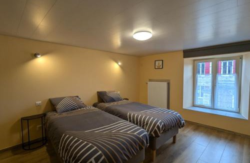 Han-les-Juvigny House | Campagne, confort moderne : Grand appartement rénové pour 8 pers. avec terrasse et jardin spacieux - FR-1-585-135