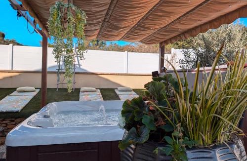 Panossas House | Campagne et Jacuzzi . c'est cosy le Bumble Bee !
