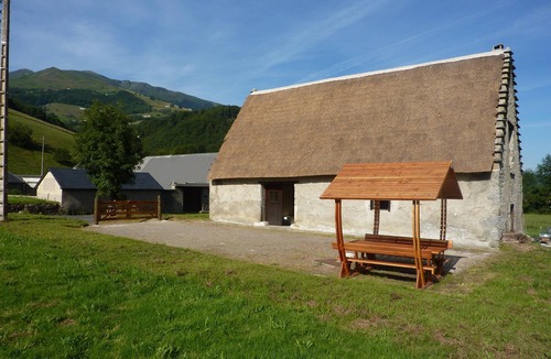 Campan Ski Chalet | CAMPAN Authentic thatched barn, completely renovated, very comfortable