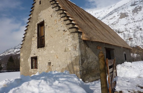 Campan Ski Chalet | CAMPAN Authentic thatched barn, completely renovated, very comfortable