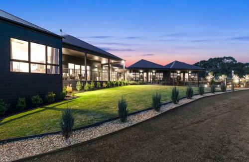 Meeniyan Hotel | Campania Spa Suite 3