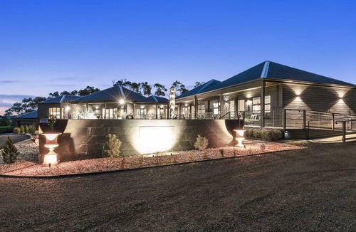 Meeniyan Apartment | Campania Spa Suite 3