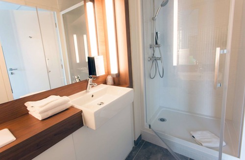 Saint-Jacques-de-la-Lande Hotel | Campanile Rennes Sud - Saint Jacques