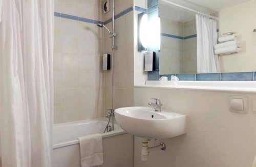 Calais Hotel | Campanile Calais