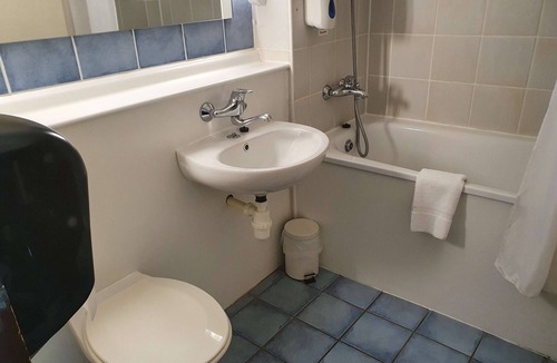 Pentwyn Hotel | Campanile Cardiff