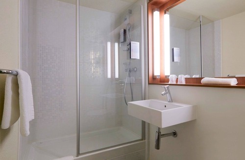 Chambray-les-Tours Hotel | Campanile Chambray Les Tours