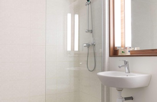 Paroisse Notre-Dame Hotel | Campanile Dole