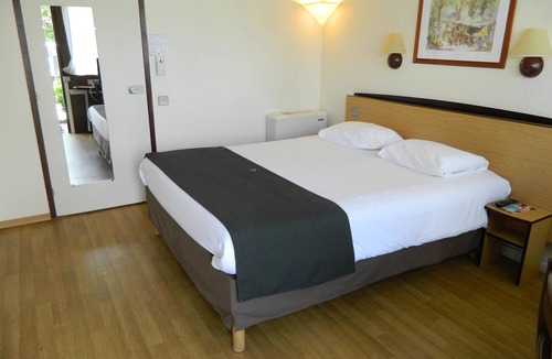 Dizy Hotel | Campanile Epernay Dizy