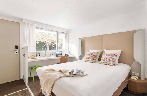 Ferney-Voltaire Hotel | Campanile Geneve - Ferney-Voltaire