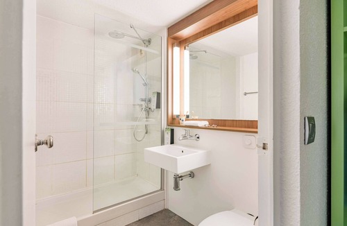 Ferney-Voltaire Hotel | Campanile Geneve - Ferney-Voltaire