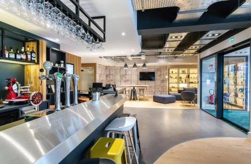 Change Hotel | Campanile Laval Nord