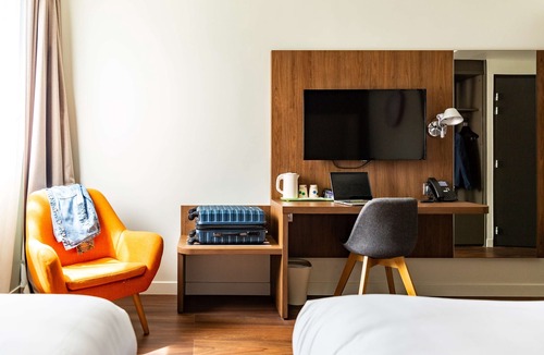 Aubagne Hotel | CAMPANILE MARSEILLE EST - Aubagne